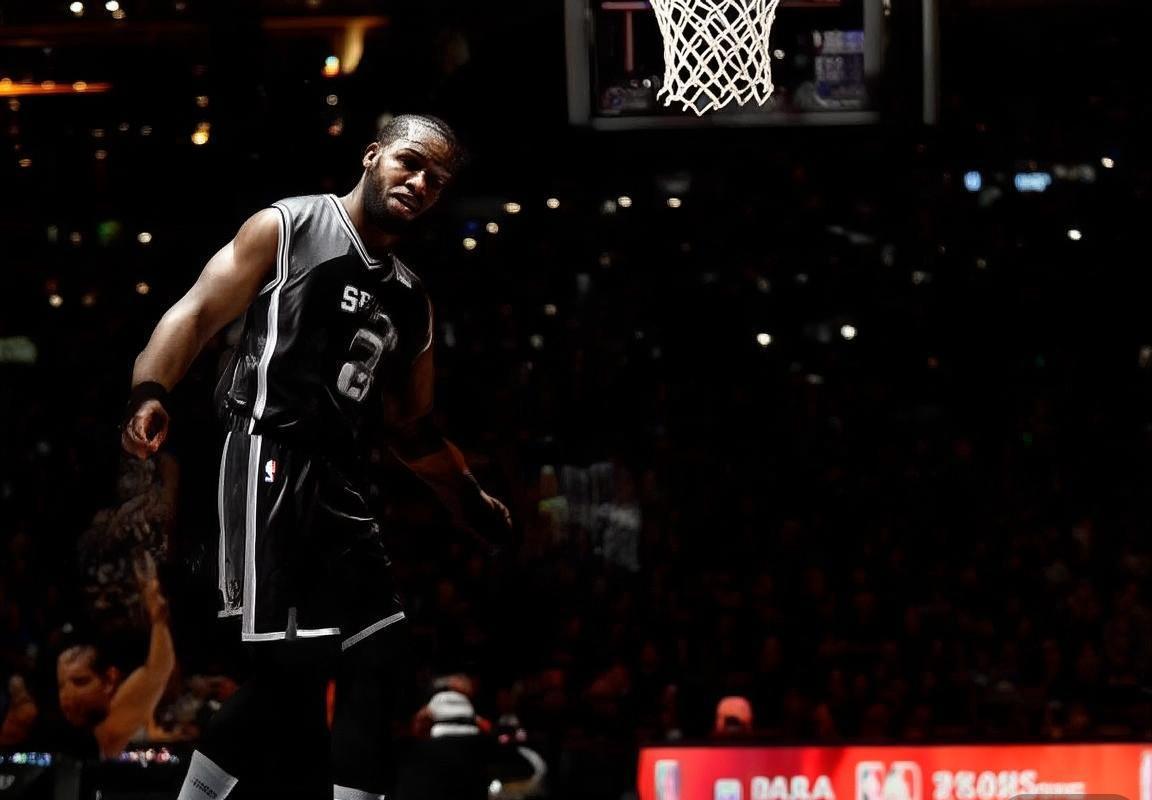 2016-2017NBA马刺对猛龙巅峰对决解析：战术对决与莱昂纳德德罗赞锋线火花(图2)