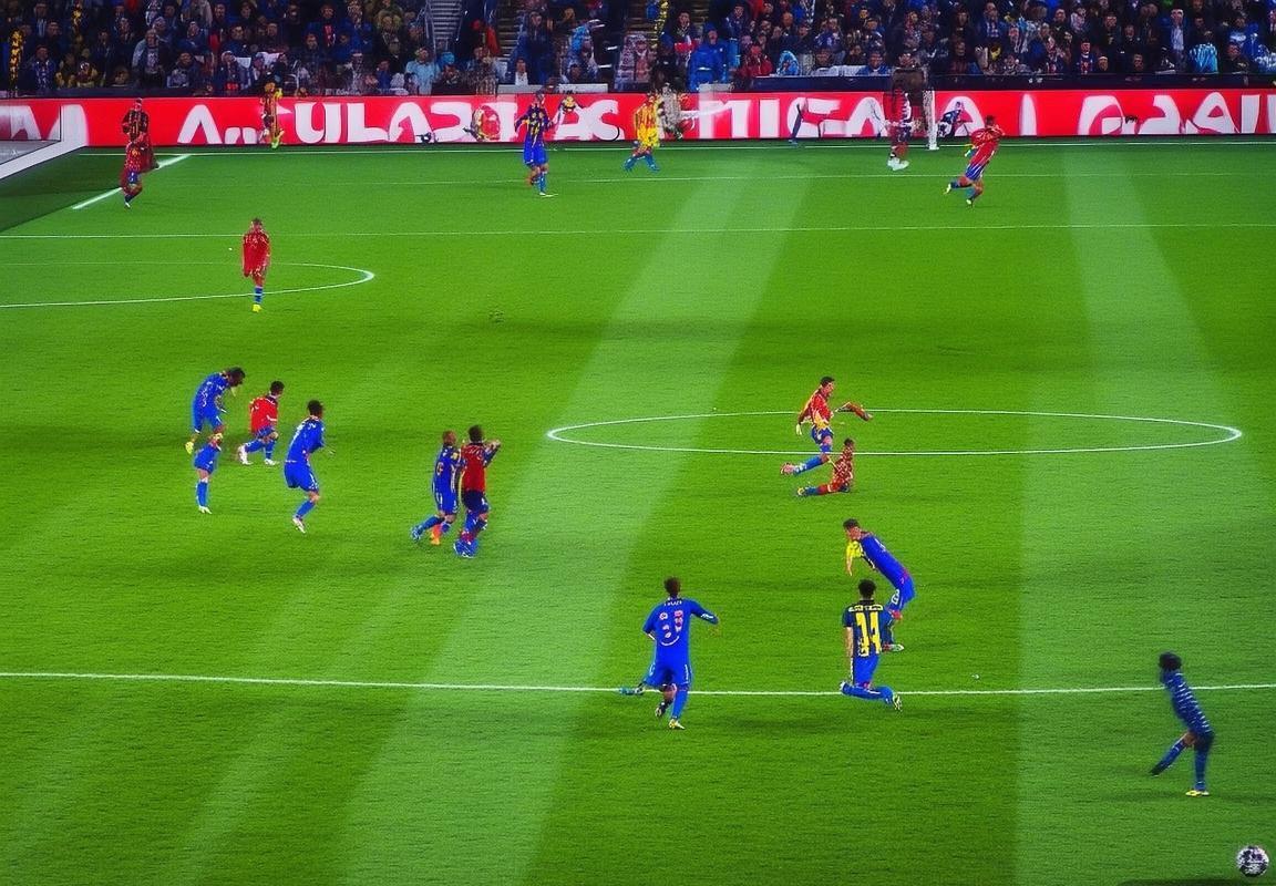 巴塞罗那VS切尔西：巅峰对决前瞻：历史交锋、近期状态与战术解析(图3)